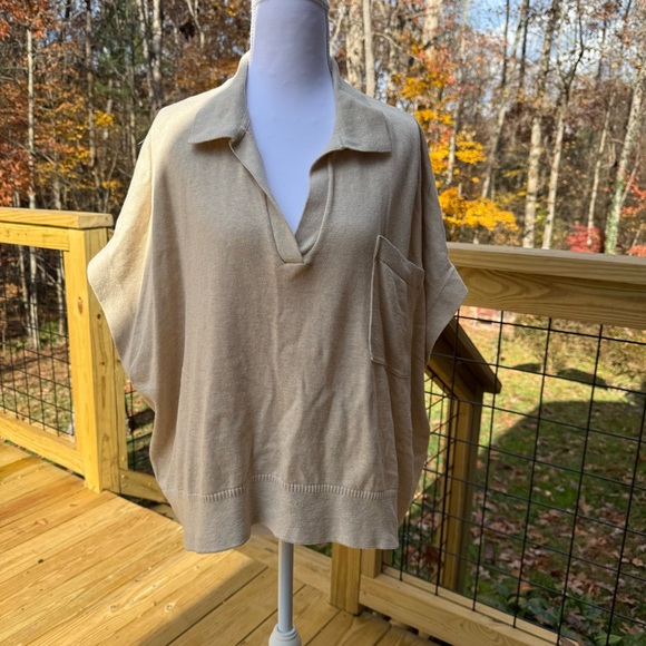 Banana Republic Tops - Banana Republic Cream Women's Shirt
